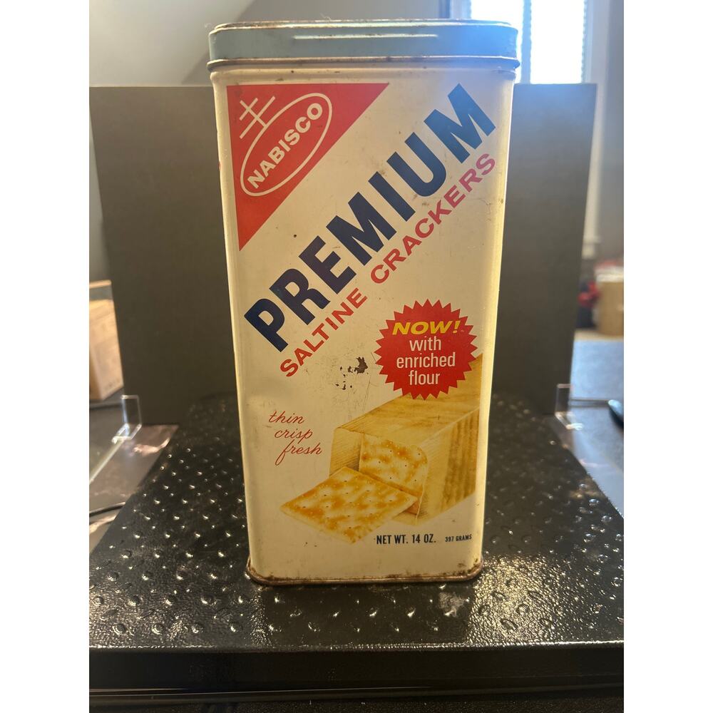 Vintage Nabisco Premium Saltine Carcker Tin